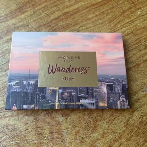 Wander beauty eyeshadow palette - Picture 2 of 3
